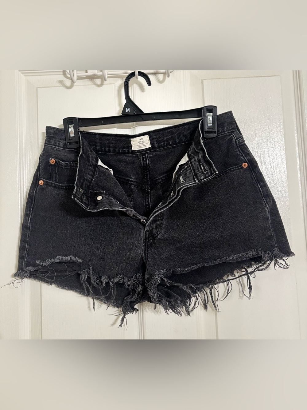 Levi’s 501 Women’s High-Rise Distressed Black Denim Cut-off Shorts Size W29